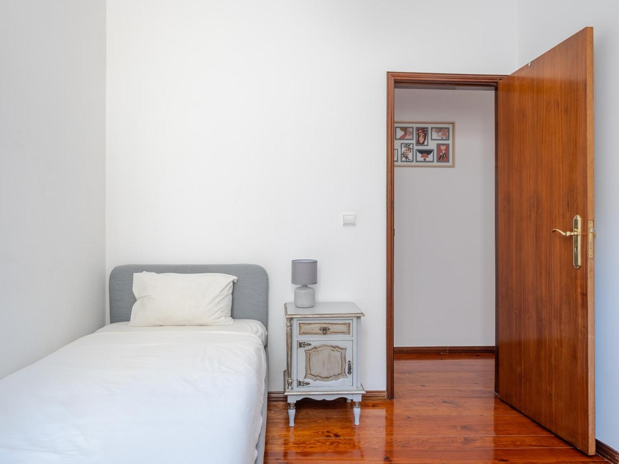 Cool Apartment Near Alfama ลิสบอน ภายนอก รูปภาพ